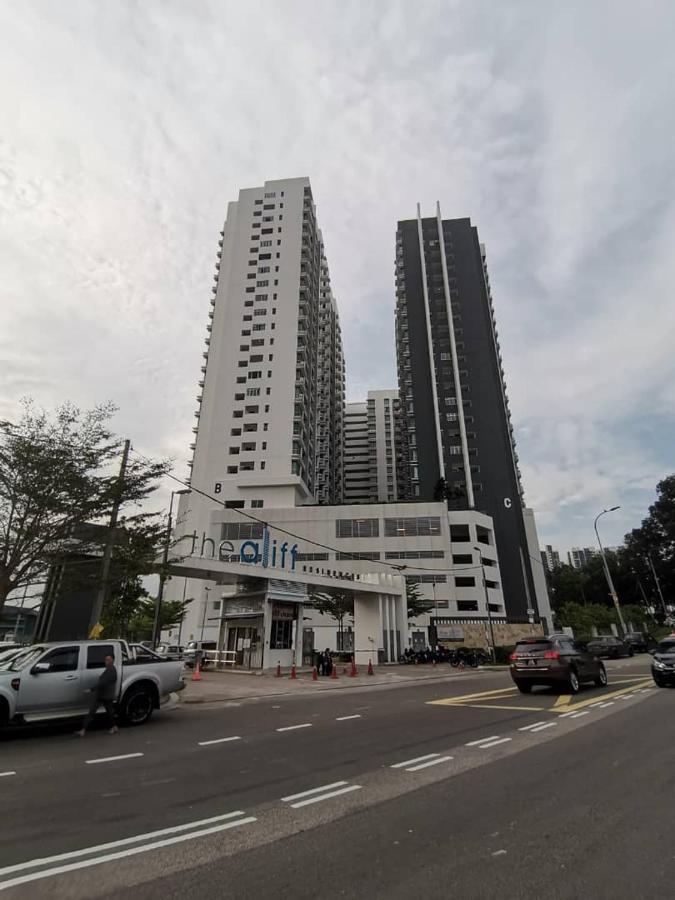 Aliff Residences 艾麗軒 Джохор-Бару Экстерьер фото