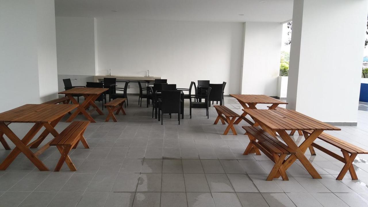 Aliff Residences 艾麗軒 Джохор-Бару Экстерьер фото